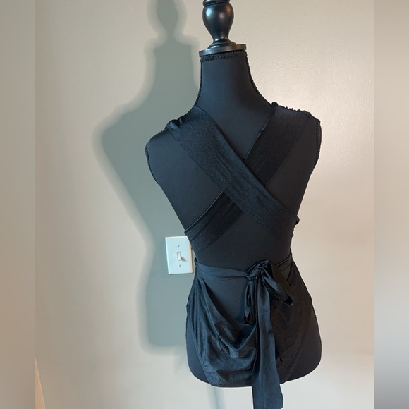 NWOT Women’s Versatile Fashion Nova Swimsuit - Picture 4 of 6